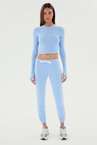 33_LOUISE_RIB_LONG_SLEEVE_CROP_D3097_SKYLIGHT_SONJA_FLEECE_S (3).jpg