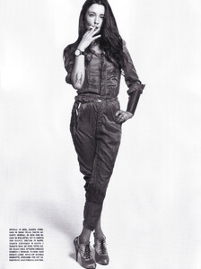 37276_The_black5_the_gold0_the_glam_762_122_222lo.thumb.jpg.4f9e765453735f9f2f471521ce18b70a.jpg
