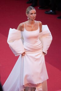 470942422_zibeno7-for-hqcelebcorner-net_118.jpg