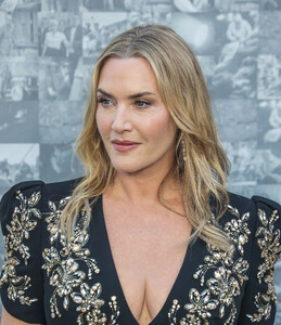 509930420_kate-winslet-lee-019.jpg