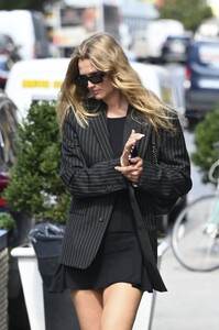 511309108_zibeno7-for-hqcelebcorner-net_16.jpg