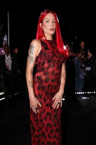 511767369_halsey-6.jpg