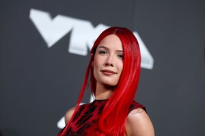 511767416_halsey-11.jpg