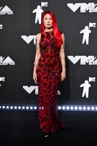 511767732_halsey-45.jpg