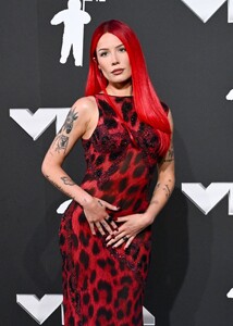 511767752_halsey-47.jpg