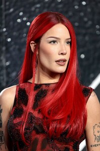 511768016_halsey-80.jpg
