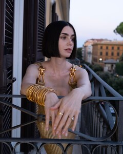 511900178_lily4-5.jpg