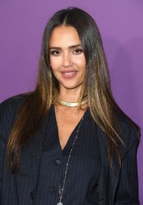 512037449_jessica3-5.jpg