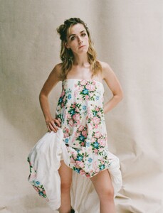 512615871_heroine-magazine-issue-21-featuring-kiernan-shipka-7.jpg