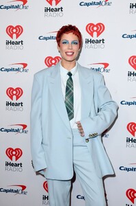 514961876_halsey-3.jpg