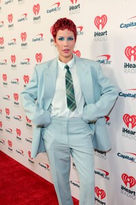 514987067_halsey-9.thumb.jpg.183ddb4a5e9bdff45b56c6ed1de4a221.jpg