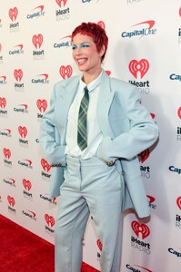 514987097_halsey-12.thumb.jpg.d809b802849aaf0399a4e1dbe0d488a4.jpg