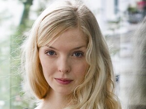 800full-pheline-roggan.thumb.jpg.ac23450be45f93945364fc4f455b5a72.jpg