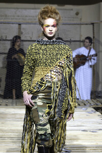 AlexsandroPalombo2003WomenRTW22.thumb.jpg.a9c51fb7c21ace24f3e7b2e3cb07cf42.jpg