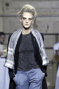 AlexsandroPalombo2003WomenRTW39.thumb.jpg.9d7a2d9f1cc7963aa12d54a7921d7ad8.jpg
