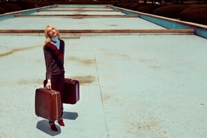Aline_Weber_by_Yelena_Yemchuk_(Left_Hand_Drive_-_AnOther_Winter_2011)_7.thumb.jpg.bd04ada00457bfb97b4a27bd50df4f46.jpg