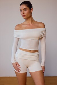 BT1591-SoftWhite_Balletclass_1.thumb.jpg.74ad710b4949af096108500eed66a3fa.jpg