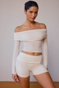 BT1598-SoftWhite_BalletClass_6.thumb.jpg.a0b70d82300440405e3ae157ec60fc4e.jpg