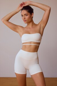 BT1639-SoftWhite_Balletclass_6.thumb.jpg.271daa42fc08ddca892384e990f3c456.jpg