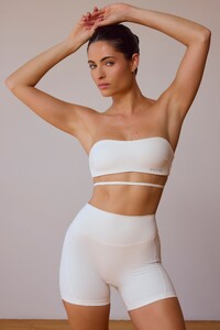 BT1640-SoftWhite_Balletclass_5.thumb.jpg.9525b0aee03ade80790d4e4ab1211e21.jpg