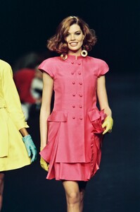 Balenciaga1992SS9.thumb.jpg.de0f2ad71040f084c9ad6ab1ca3fb0b6.jpg