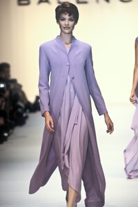 Balenciaga1994WomenRTW8.thumb.jpg.fe8a8ac5a8acdbaccdb3540759407870.jpg