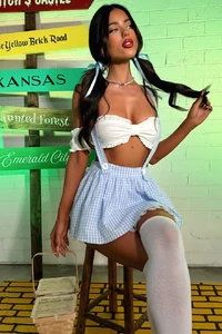 CrystalBellottithatssofetchaudorothy_set_18_680x.thumb.webp.83e3ec748c90a9cc8d7d52e3ea816f4b.webp