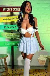 CrystalBellottithatssofetchaudorothy_set_19_680x.thumb.webp.85b7dbeda693d74a412a17b38d2e74ac.webp