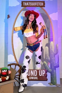 CrystalBellottithatssofetchaujesse_set_12_680x.thumb.webp.c0eb5f59a42cbf407c64b0828adb3da9.webp