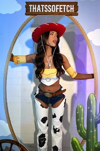 CrystalBellottithatssofetchaujesse_set_14_680x.thumb.webp.2df7d041e777bef0df3d3b9e99315920.webp