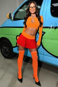 CrystalBellottithatssofetchauvelma_set_6_680x.thumb.webp.19ea7e79f4634694d553c9fe7ea586a5.webp