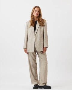 Daizy_2978-Blazer-205882978-1304_Humus-1_47822e98-2043-4c03-8399-5f9fa0408dd2_1440x1800.jpg