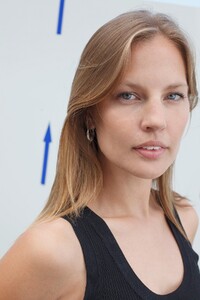 ElisabethErm1a6.thumb.jpg.f025f747d3d48c2ca7307b29c2b9b329.jpg