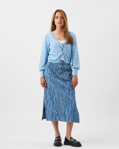 Garda_2972-Cardigan-226682972-3920_Placid_Blue_99618d41-84e7-4639-83c4-2aa3f78398a9_1440x1800.jpg