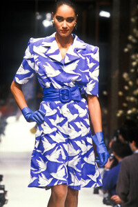 GivenchyHCSS19871.thumb.jpg.c032eb662d3c52a43fb0589cc7f0fefd.jpg
