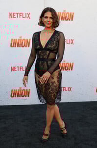 Halle_Berry_at_The_Union_Premiere_in_Los_Angeles_08-12-2024__19_.jpg