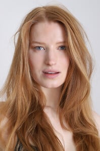 HelenaHammer1b.thumb.jpg.ec9b27b6bedf713ba5971bf3abc81aaf.jpg