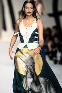 JeanCharlesdeCastelbajac1994FW7.thumb.jpg.68ccef1f7b9ae63b794887da3bfb967d.jpg