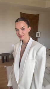 Josephine Skriver - TikTok 78.jpg