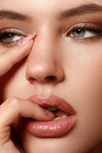 Juliavh1-683x1024.webp