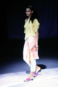 Kenzo-SS-2000-1.thumb.jpg.08a8b6c89b040b548444a48282ba360d.jpg