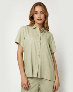 Koluna_2744-Short_Sleeved_Shirt-222812744-6313_Laurel_Green_1440x1800.jpg