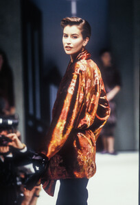 Krizia1990WomenRTW1.thumb.jpg.f18a131e35f9834a95b8bbfece705cb3.jpg