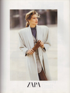 MadameDe0788_011.thumb.jpg.9fe0cf19bc95b6e044256e60f9899370.jpg