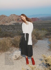 Marie-Claire-Australia-September-2017-Victoria-Anderson-by-Georges-Antoni-9.thumb.jpg.240f470f3cbded91d5522ac13bbf3d50.jpg