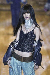 MariellaBurani2006WomenRTW4.thumb.jpg.9ef0fb7aab80ac06d71abc9808467325.jpg
