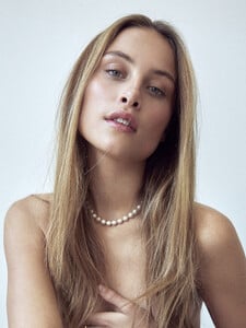 Mathilde_CL.thumb.jpg.f101308158c68dbdeb62d11e83dbb93c.jpg