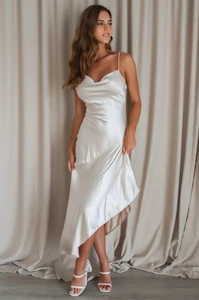NicolaMidiChampagne6_2400x.webp