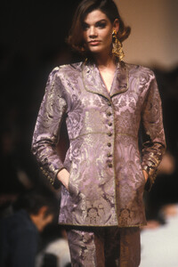 OscardelaRenta1991FW15.thumb.jpg.5da450a296740f7178c2a91745e0cd87.jpg