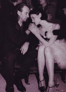 Paris_couture_16.thumb.jpeg.e768b9cae447376ff88ea9b14723b064.jpeg
